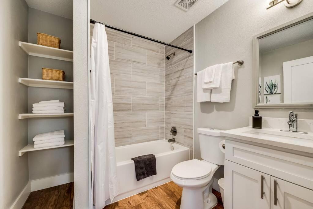 Heart Of Flat Close To Baylor Hospital * Dallas